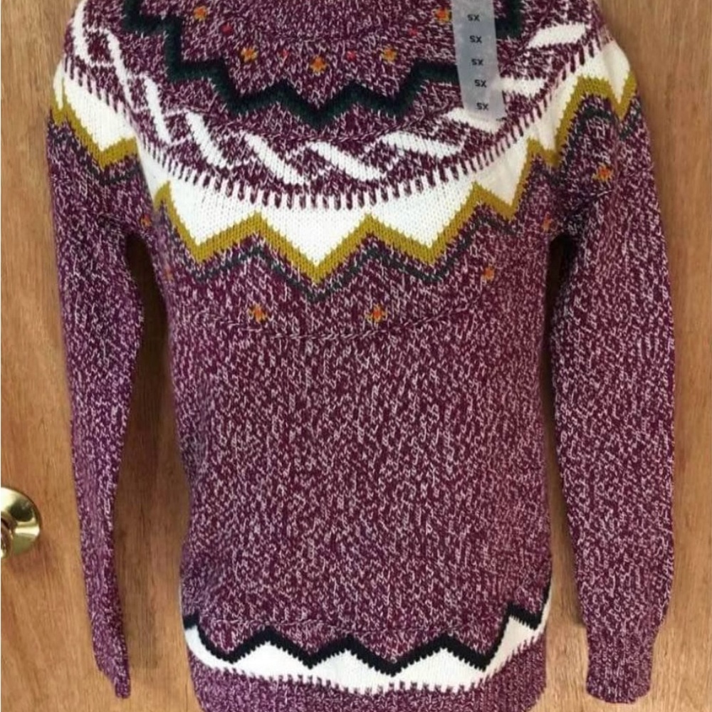 Old Navy Purple and White Sweater